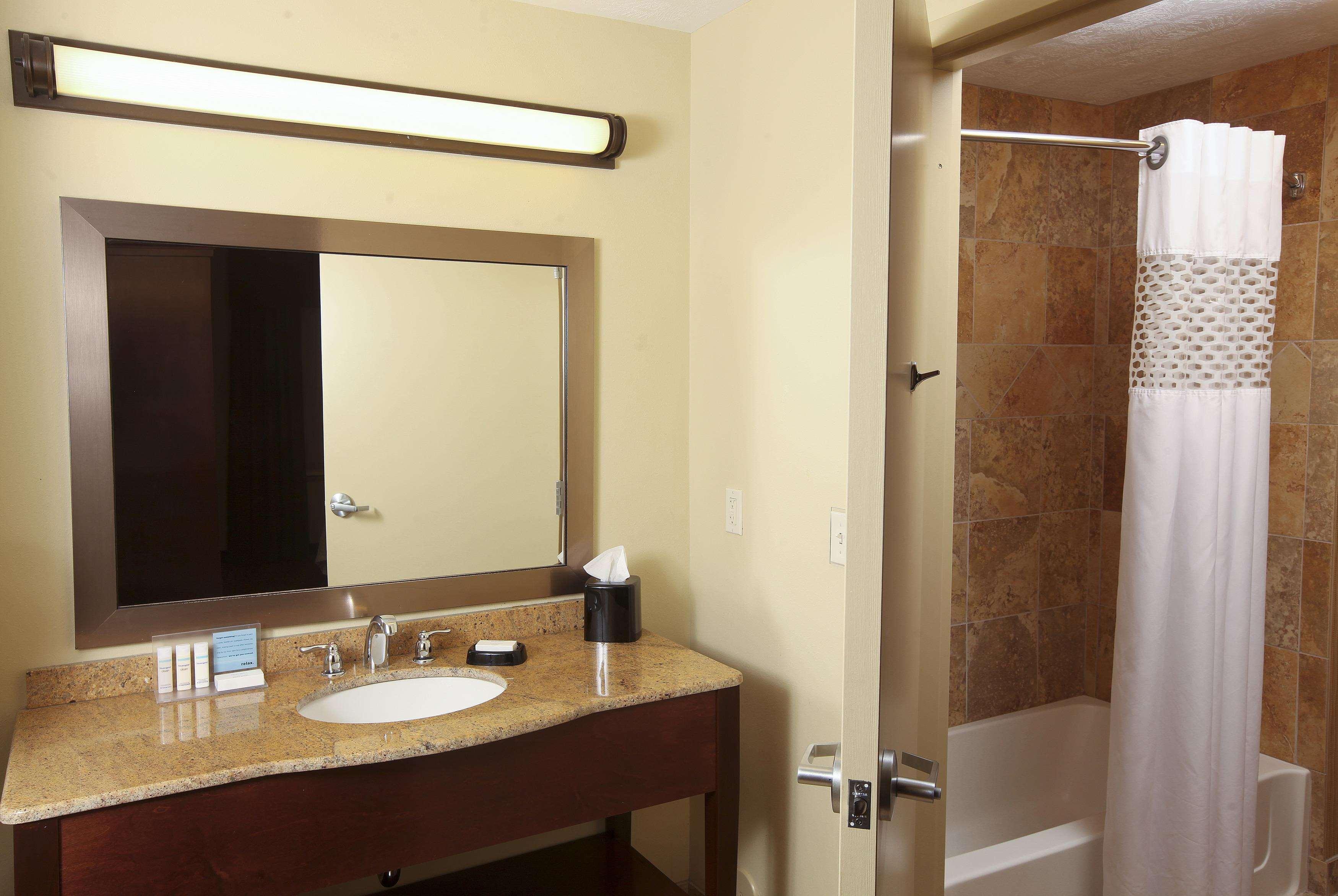 Hampton Inn & Suites Fargo Medical Center Екстериор снимка