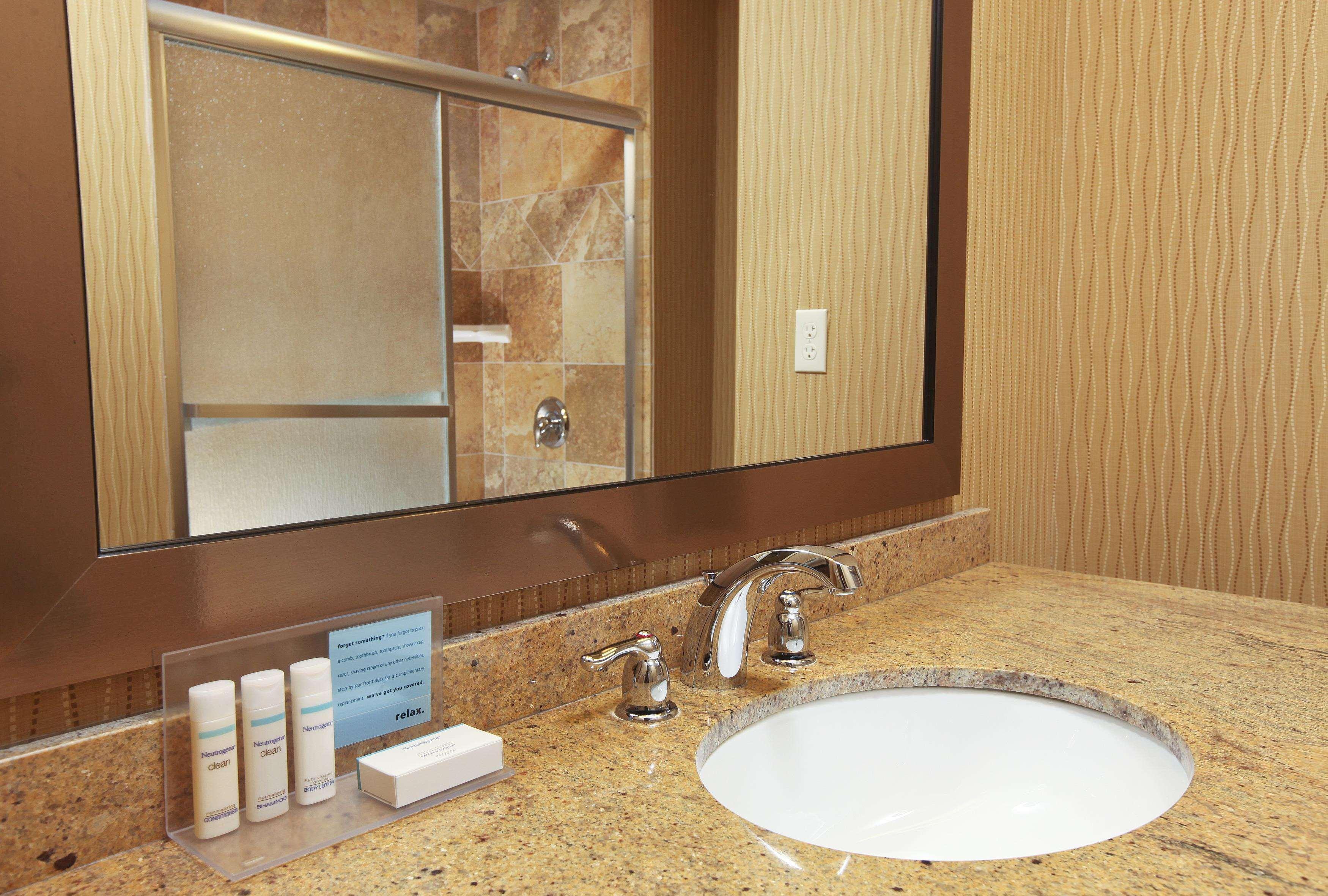 Hampton Inn & Suites Fargo Medical Center Екстериор снимка