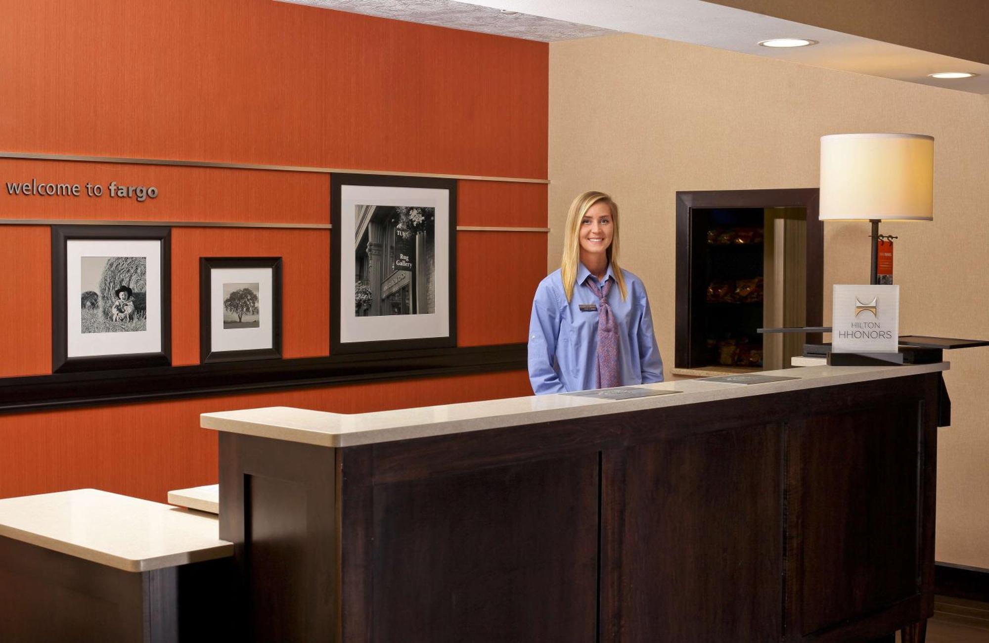 Hampton Inn & Suites Fargo Medical Center Екстериор снимка