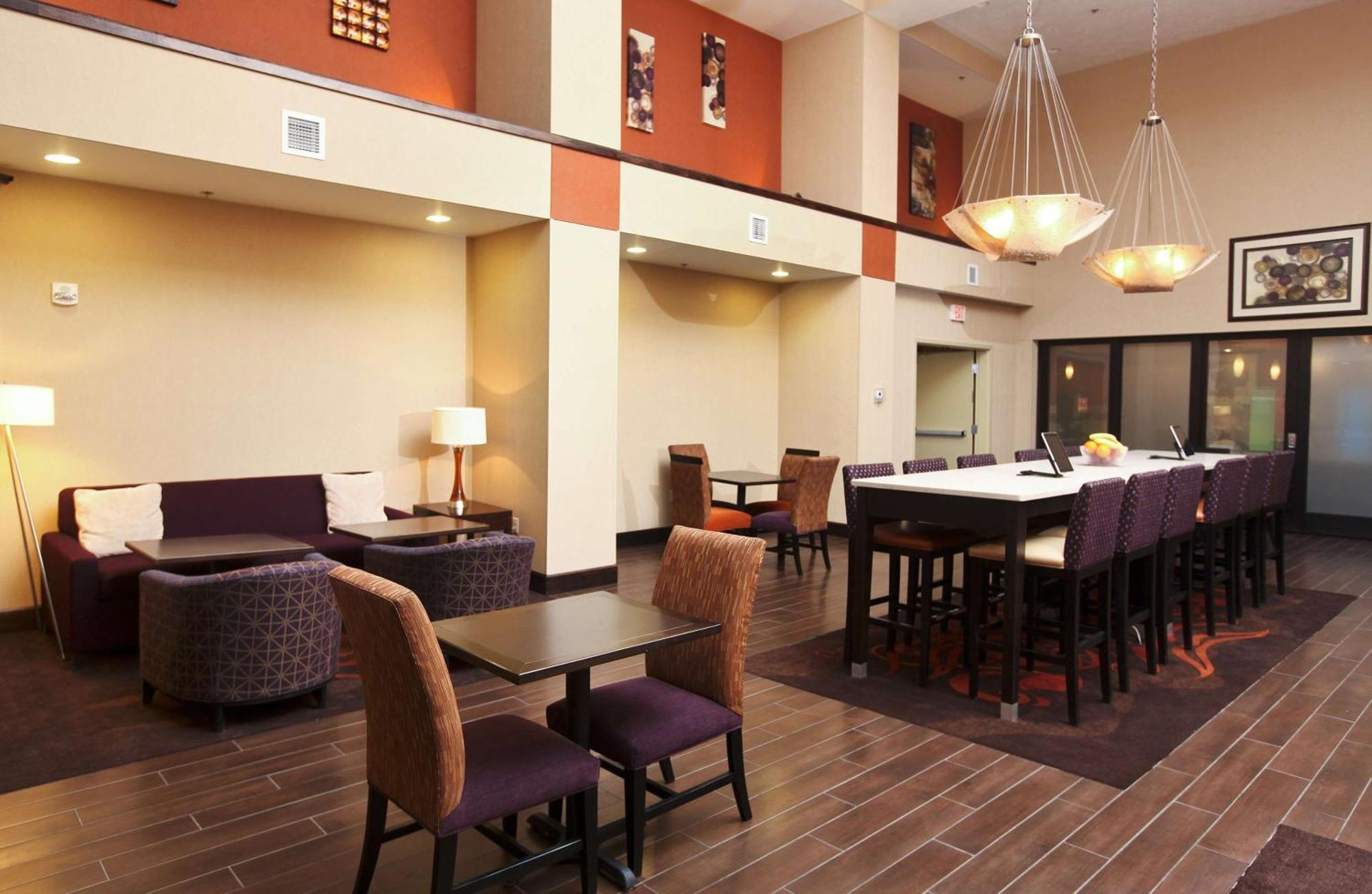 Hampton Inn & Suites Fargo Medical Center Екстериор снимка