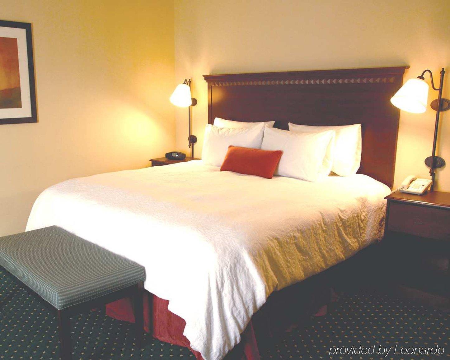 Hampton Inn & Suites Fargo Medical Center Стая снимка