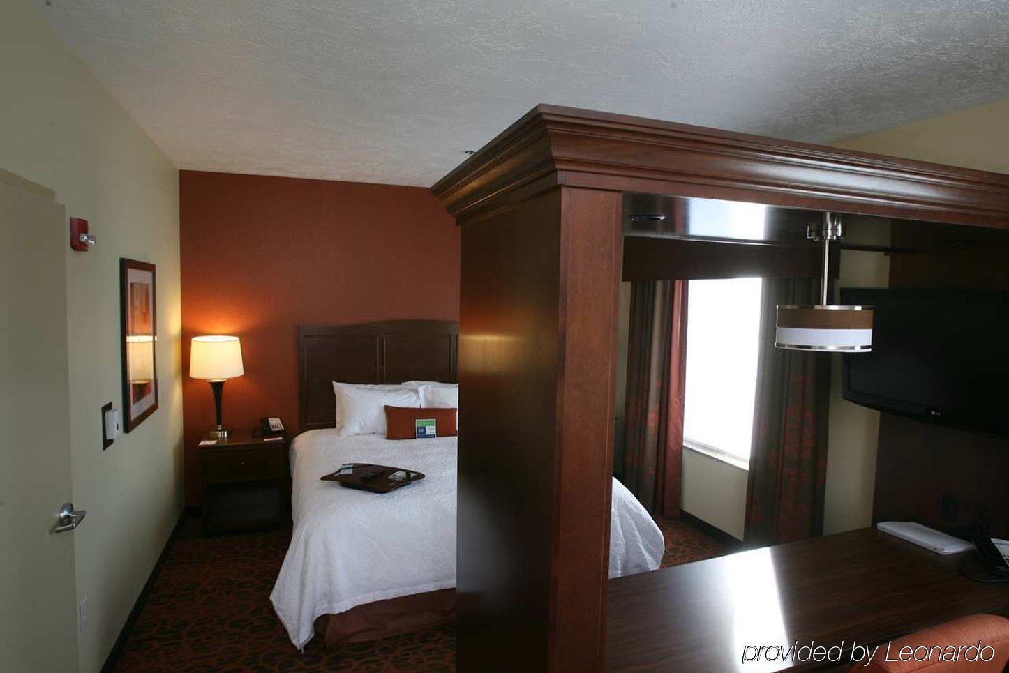 Hampton Inn & Suites Fargo Medical Center Стая снимка