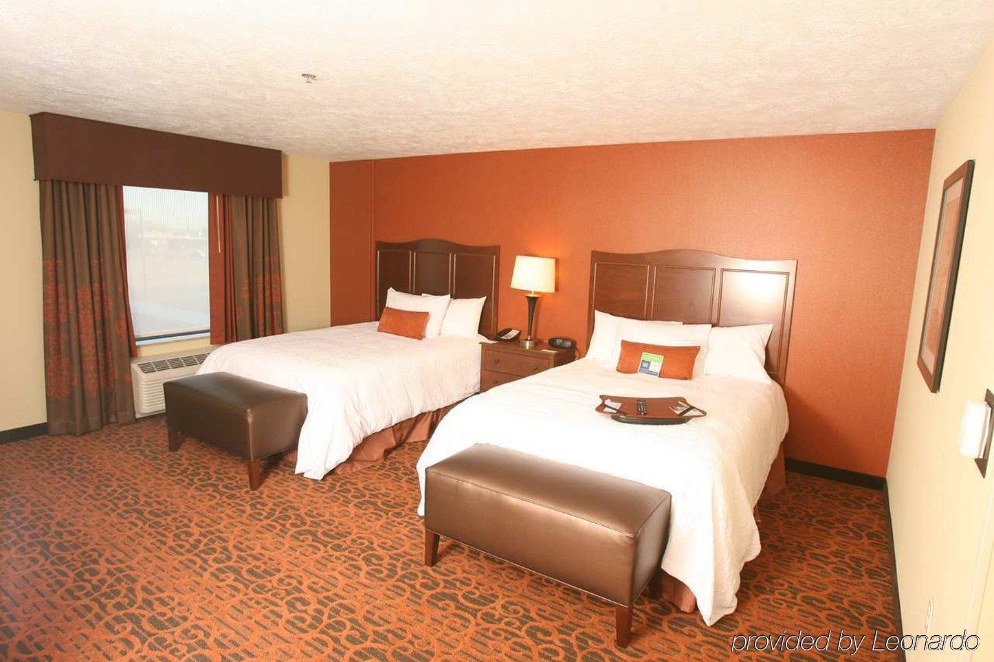Hampton Inn & Suites Fargo Medical Center Стая снимка