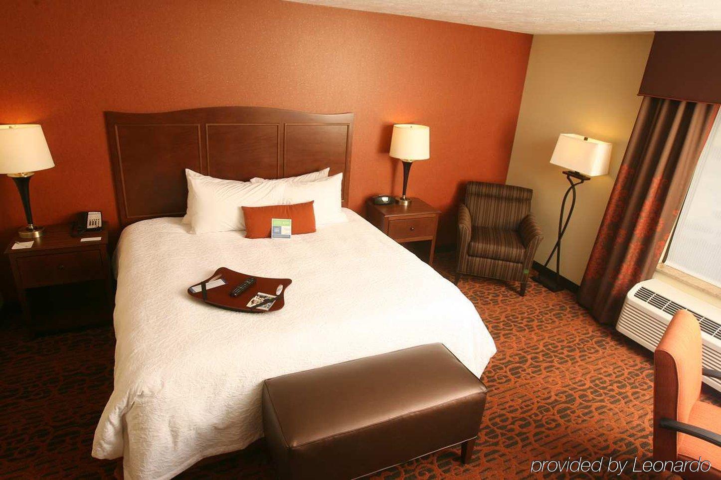 Hampton Inn & Suites Fargo Medical Center Стая снимка