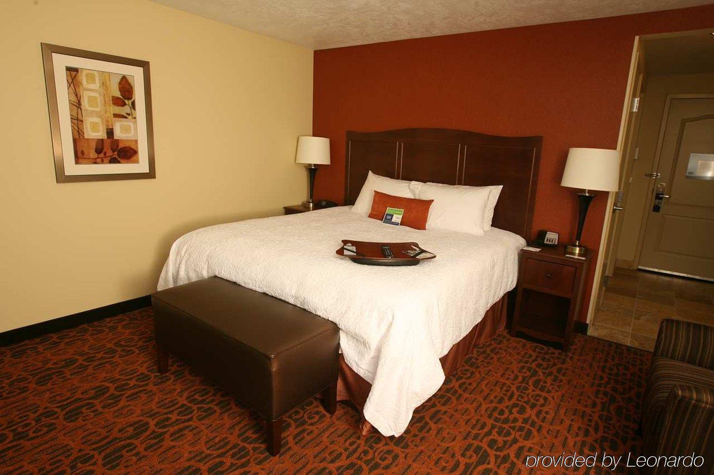 Hampton Inn & Suites Fargo Medical Center Стая снимка