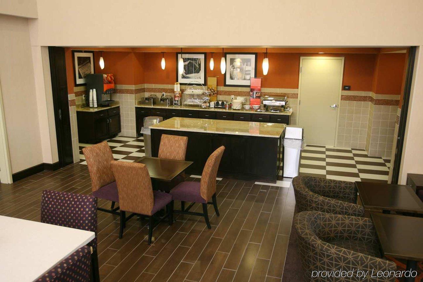 Hampton Inn & Suites Fargo Medical Center Стая снимка