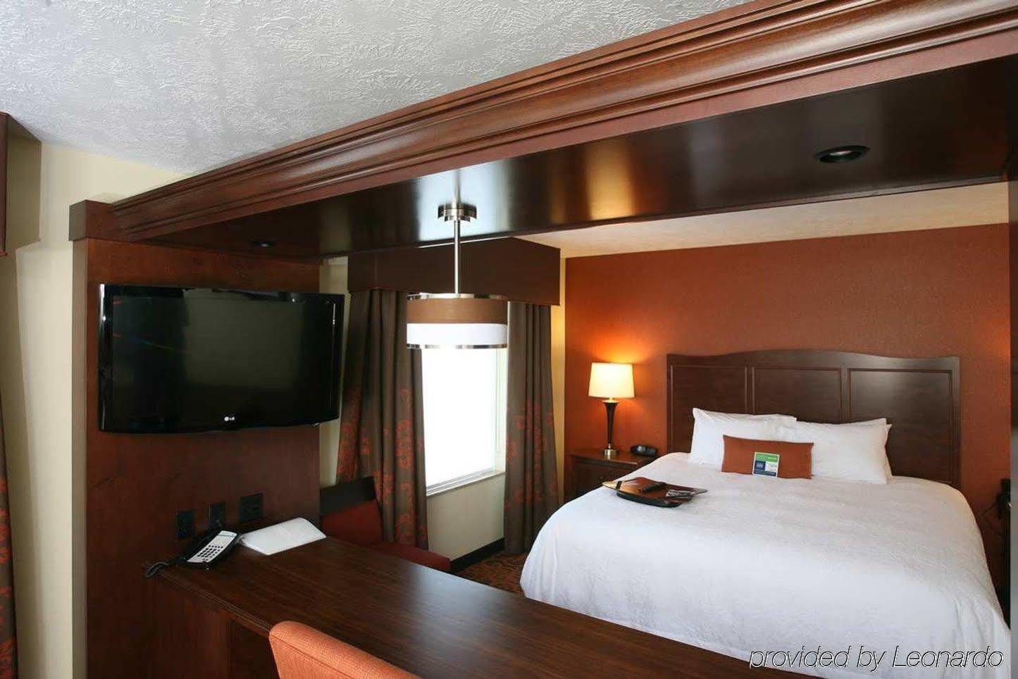 Hampton Inn & Suites Fargo Medical Center Стая снимка