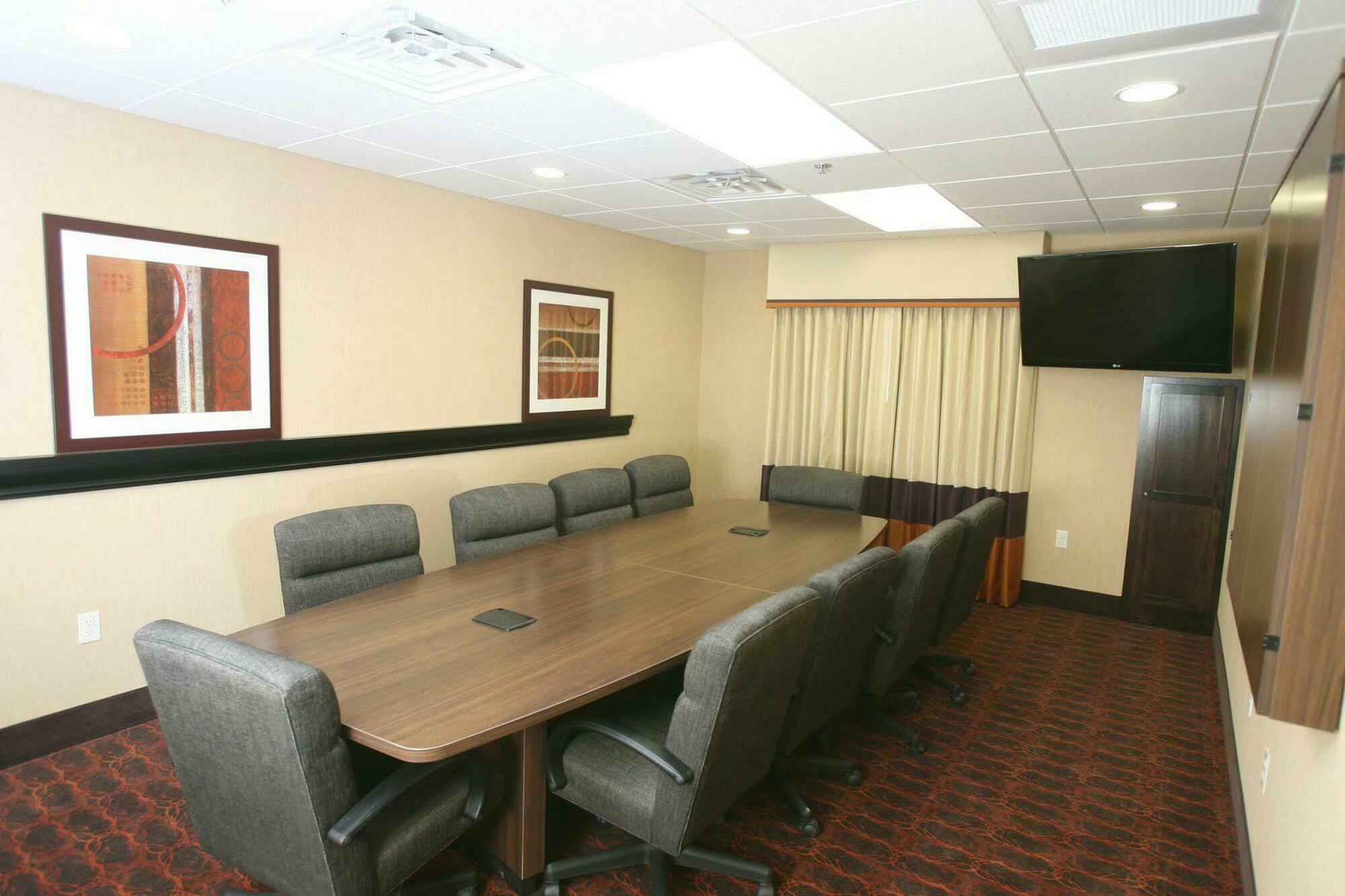 Hampton Inn & Suites Fargo Medical Center Екстериор снимка